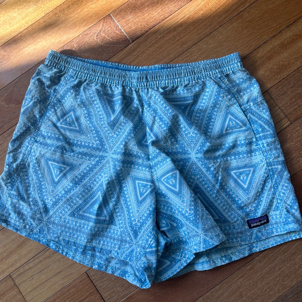 Patagonia women’s baggies 5 inch